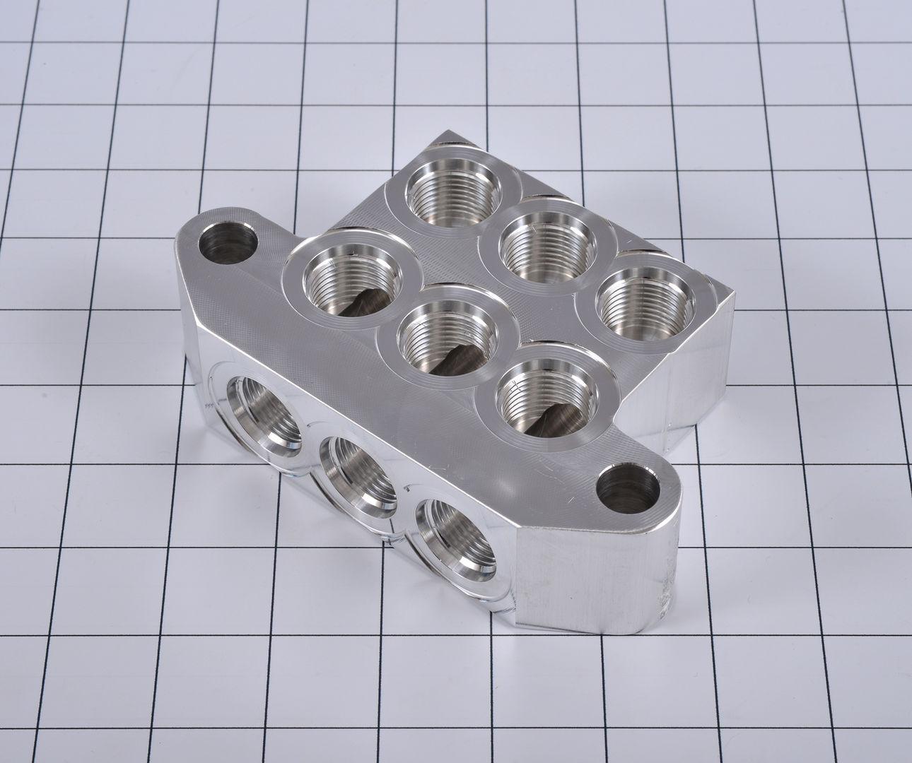 10165945 Manifold, Hydraulic (3) | JLG