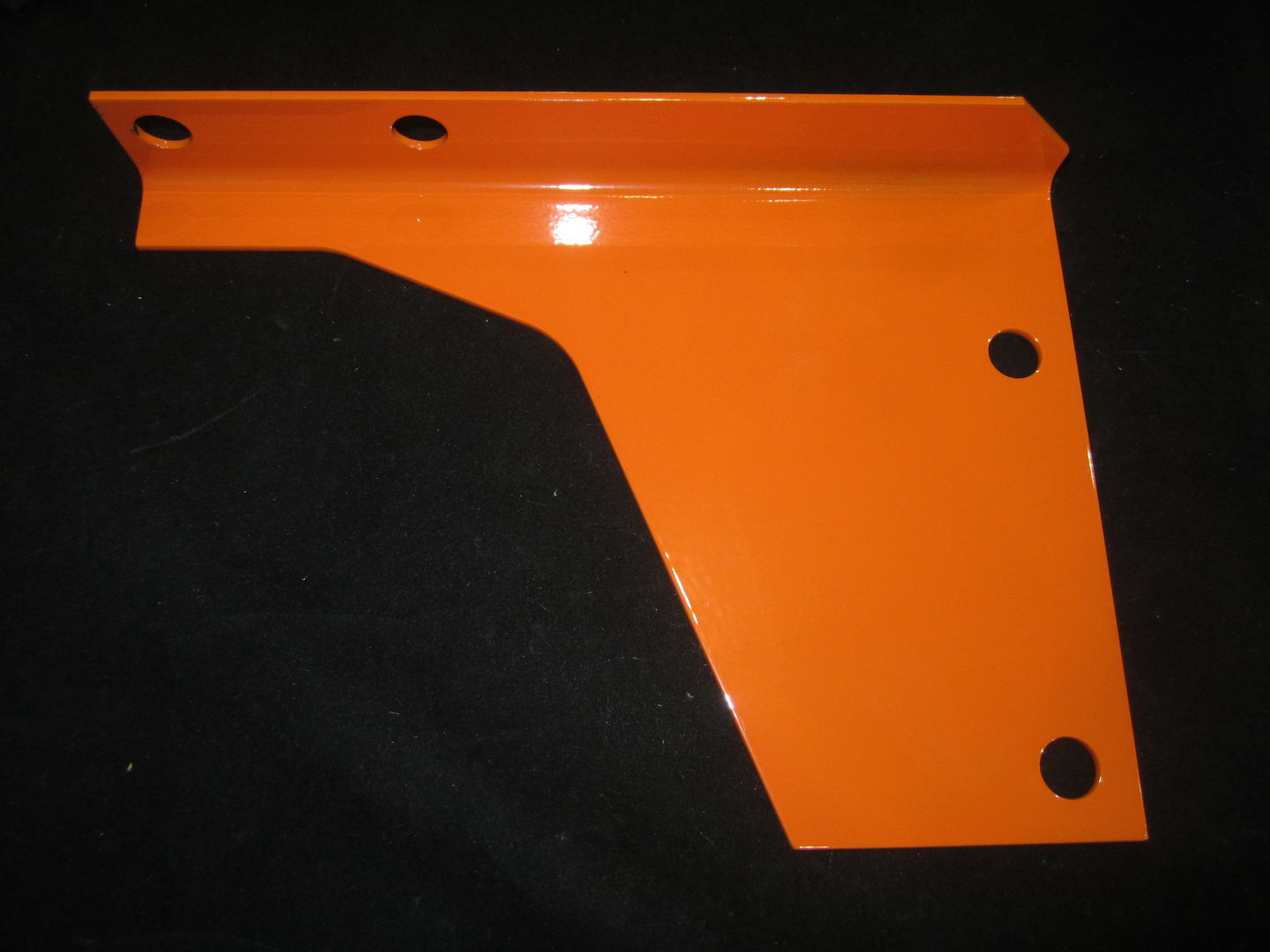 JLG Part # 7116652 – LH Bracket
