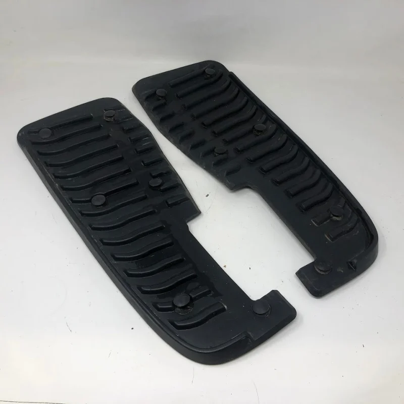 735-04157 Cub Cadet RH & LH Foot Pads