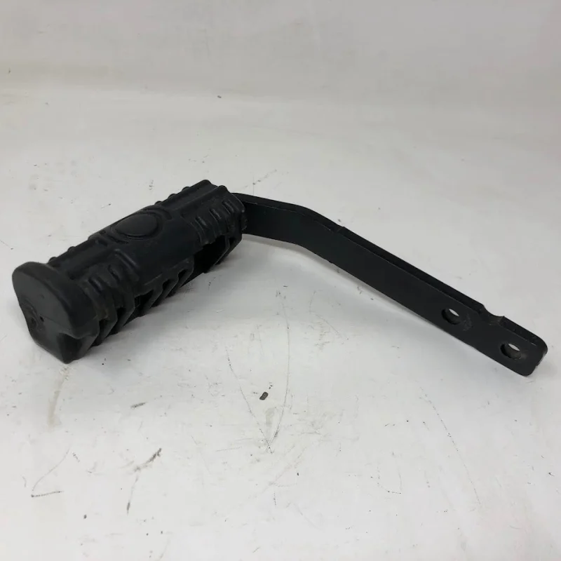 783-06103A-0637 Cub Cadet Brake Pedal Pad + Bracket