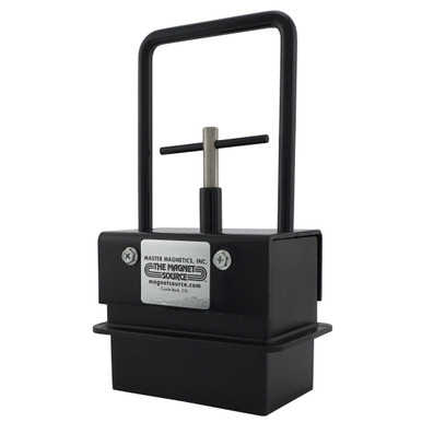 Heavy-Duty Magnetic Bulk Parts Lifter - 4.375'' L x 3.125'' W x 9.25'' H¸ 5 lbs. pick-up capacity ML72C