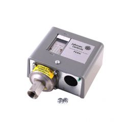 Johnson Controls P70CA-63 SPST Pressure Control Switch Open-High Ammonia 20"/100 PSI