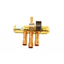 York S1-025-32707-002 Reversing Valve 1/2"x3/4" ODF 24V