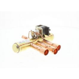 York S1-025-42731-000 Reversing Valve 24V 1/2" X 3/4"ODF